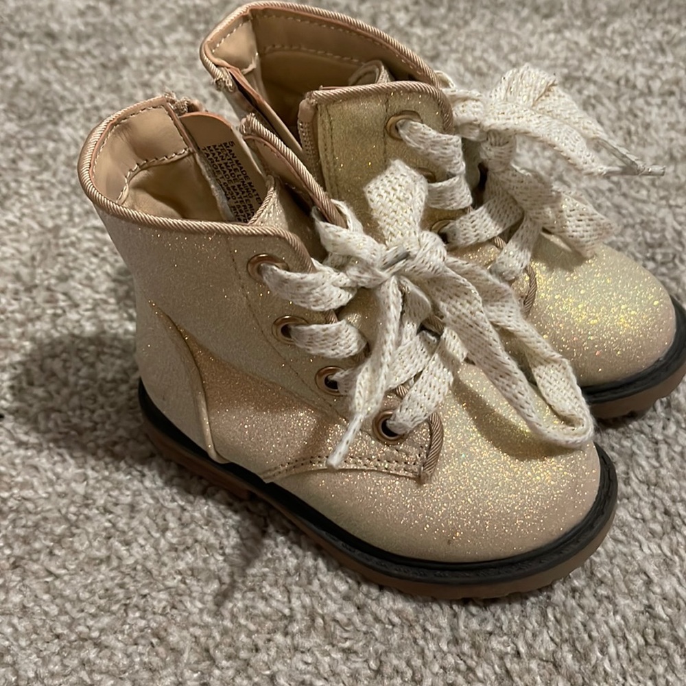 Cat & Jack Boots